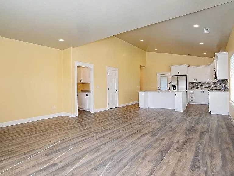 656 Nobility Dr #1 - Photo 6 of 21