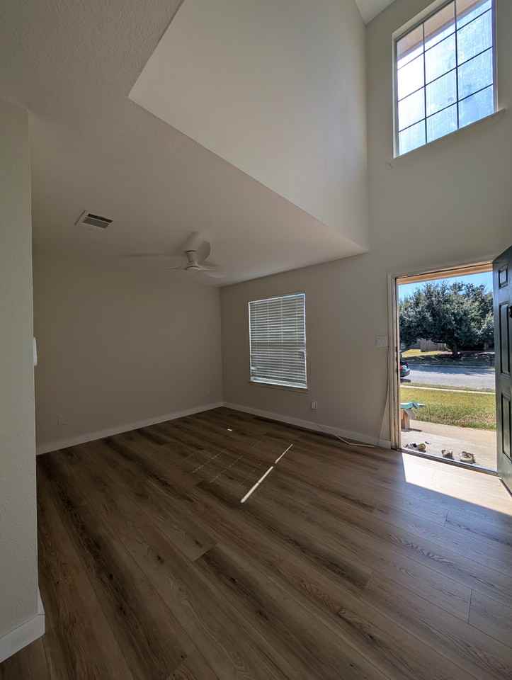 222 Phillips St - Photo 2 of 28