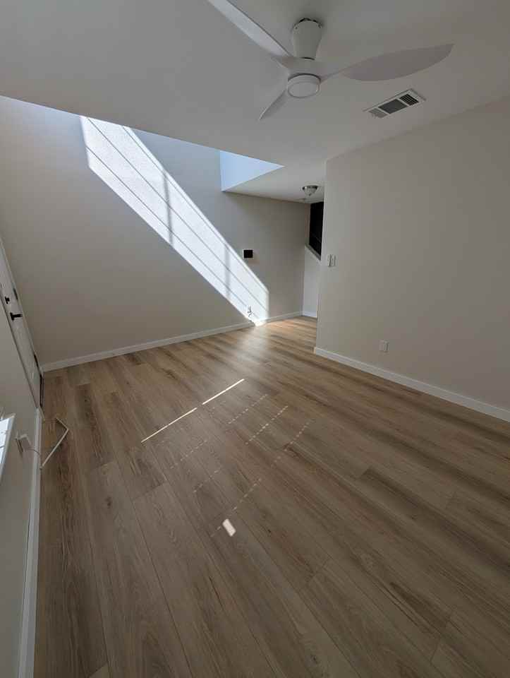222 Phillips St - Photo 4 of 28