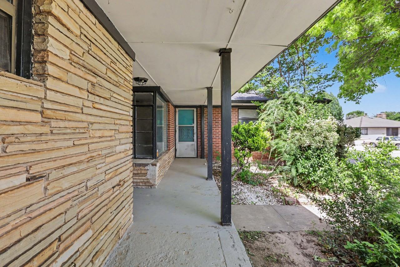 2236 Sw 59th Pl #1 - Photo 4 of 32
