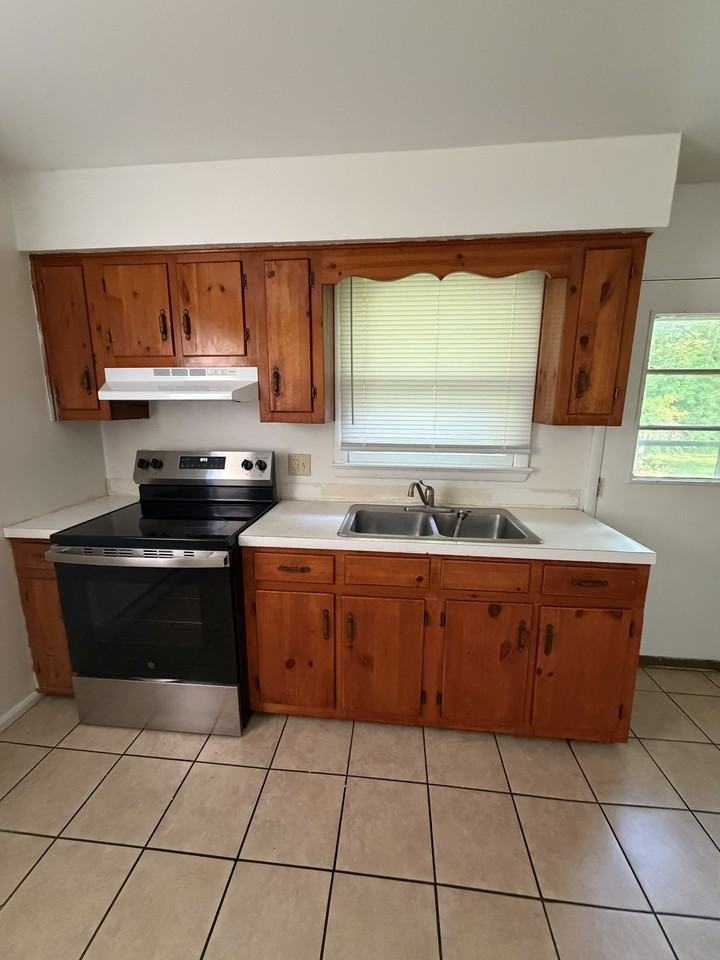 431 Hearn Ln #1 - Photo 4 of 14