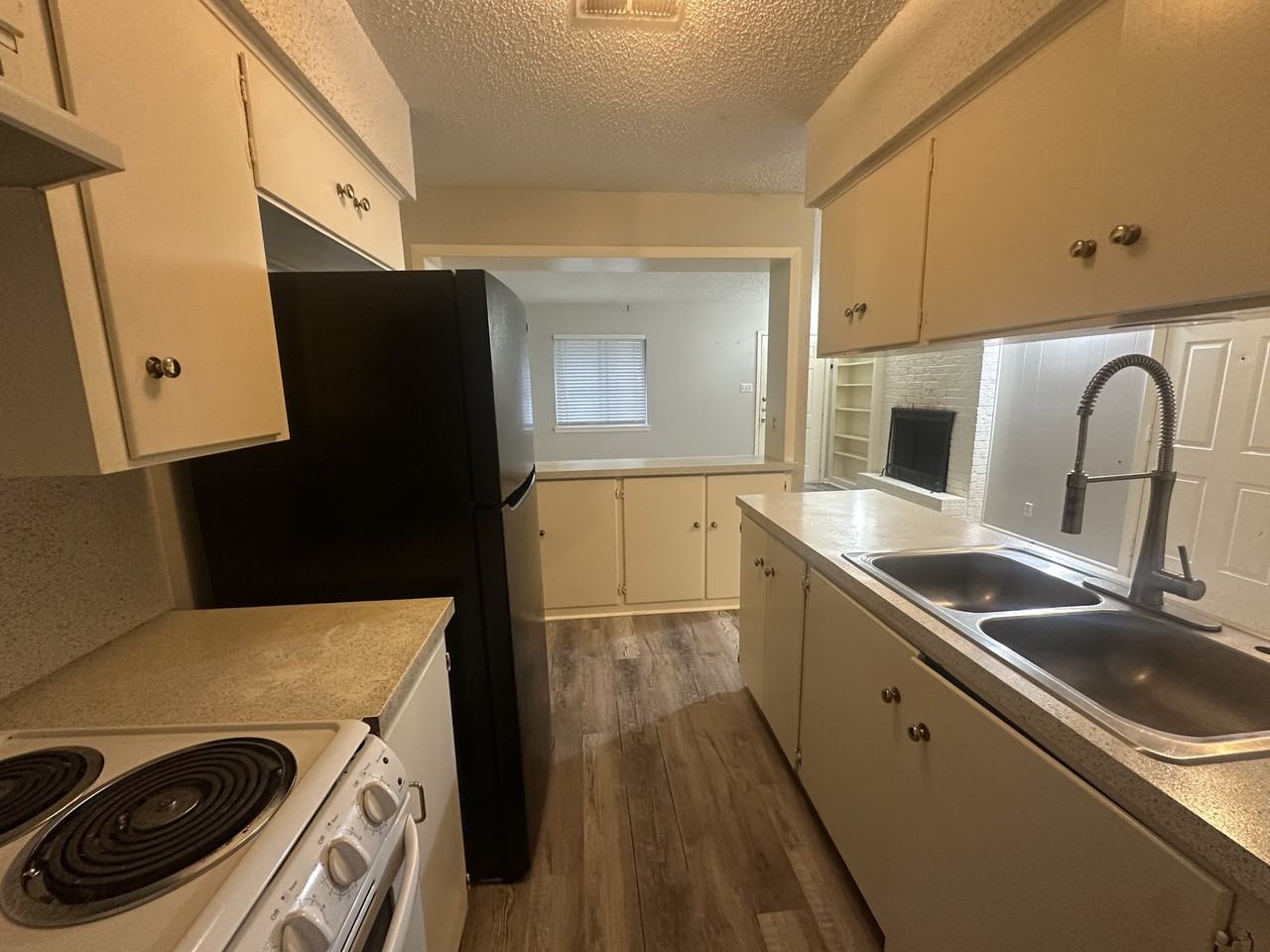 8910 Little Walnut Pkwy #A - Photo 6 of 10