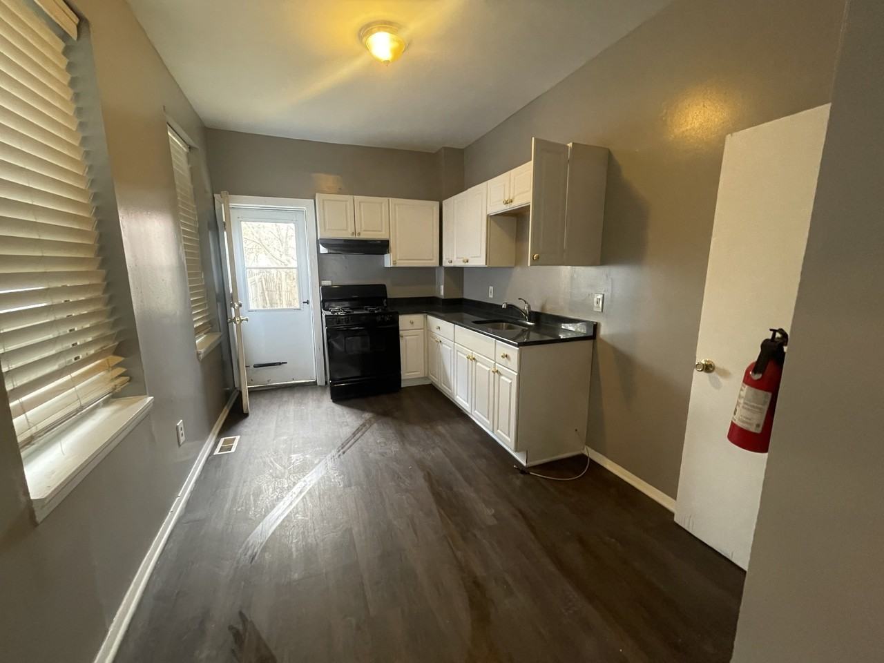 537 Newton Ave #1 - Photo 4 of 14