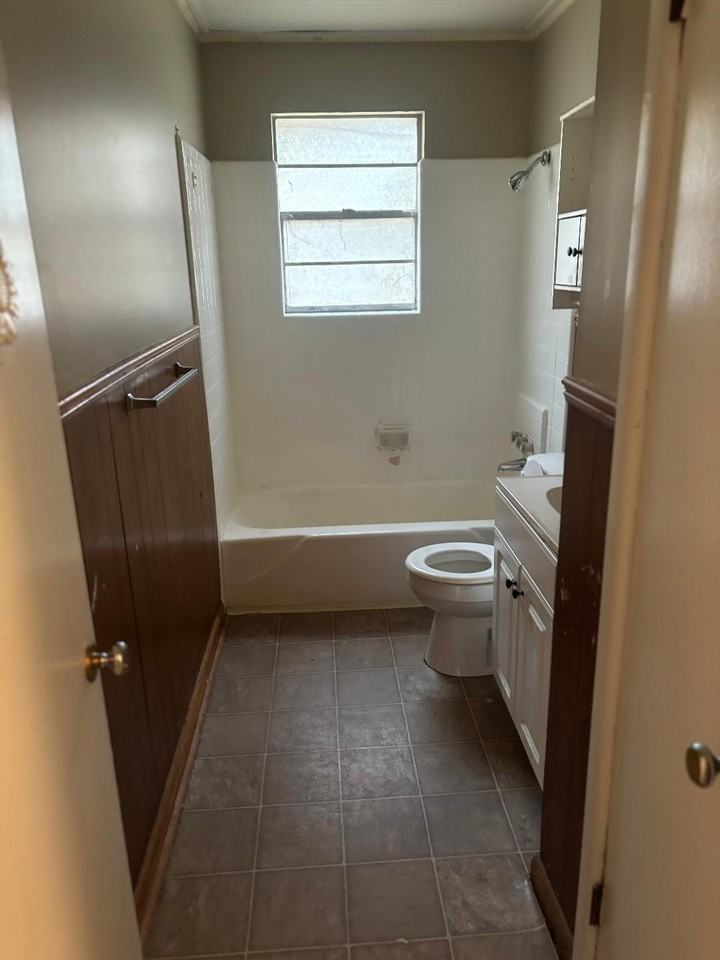 1400 W College Ave #1 - Photo 7 of 9