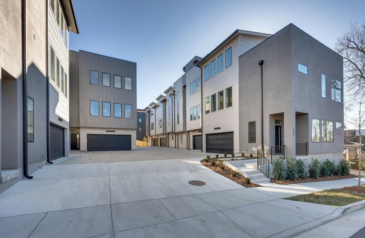 16 Willis St #B - Photo 3 of 50