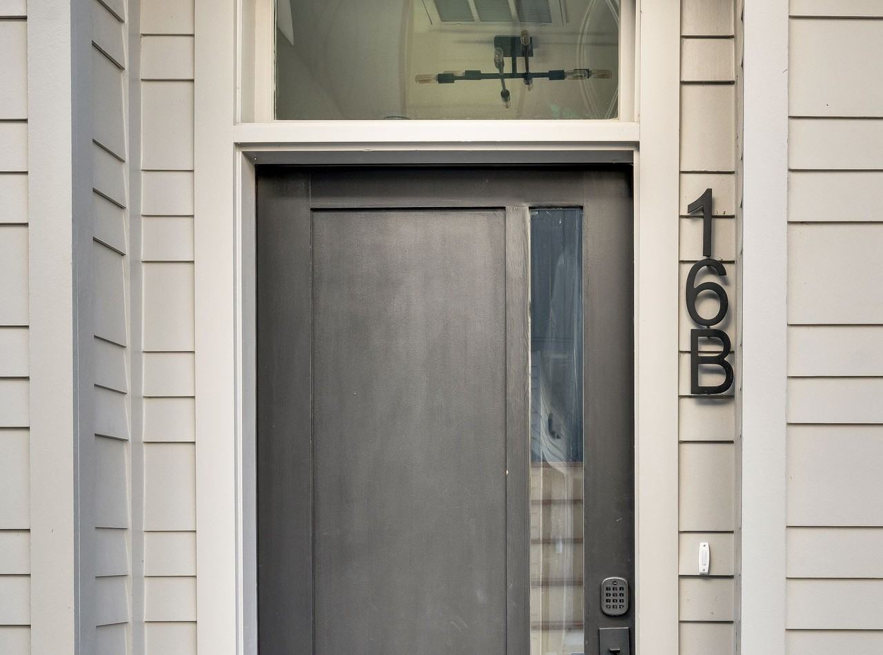 16 Willis St #B - Photo 5 of 50