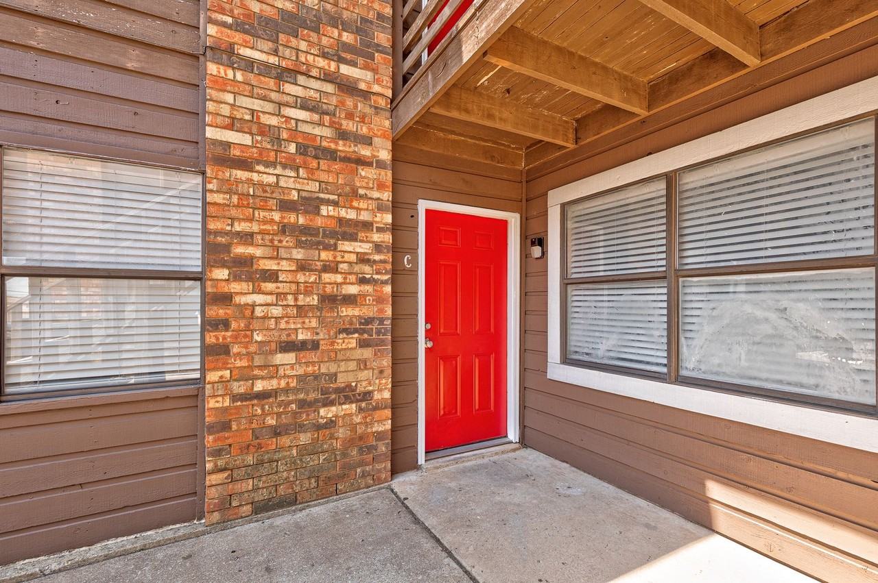 2902 Nw 45th Pl - Photo 3 of 41