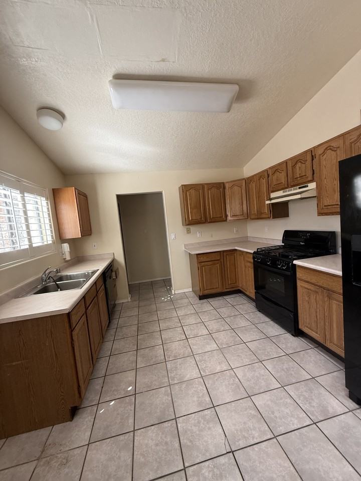 6717 Tesuque Dr Nw #1 - Photo 6 of 21