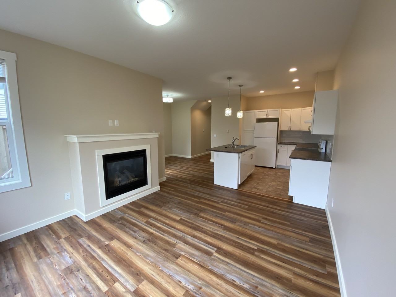 1634 88 Ave #M - Photo 2 of 15