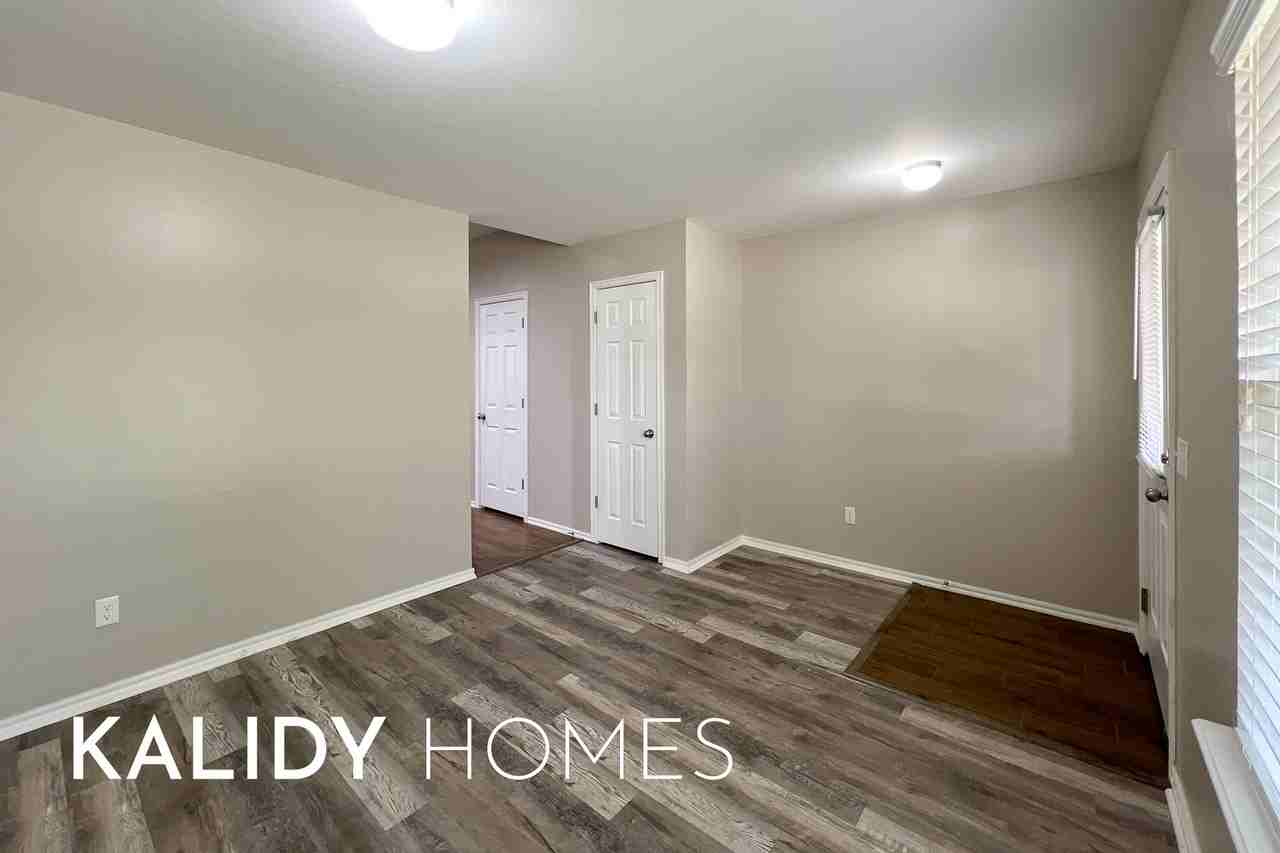 737 Christian Ln #1 - Photo 5 of 30