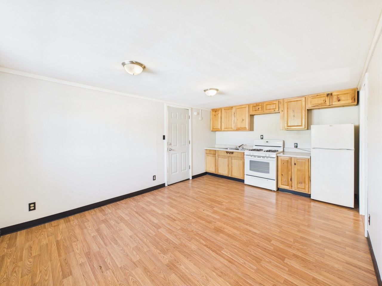 172 3rd St #7 - Photo 2 of 13