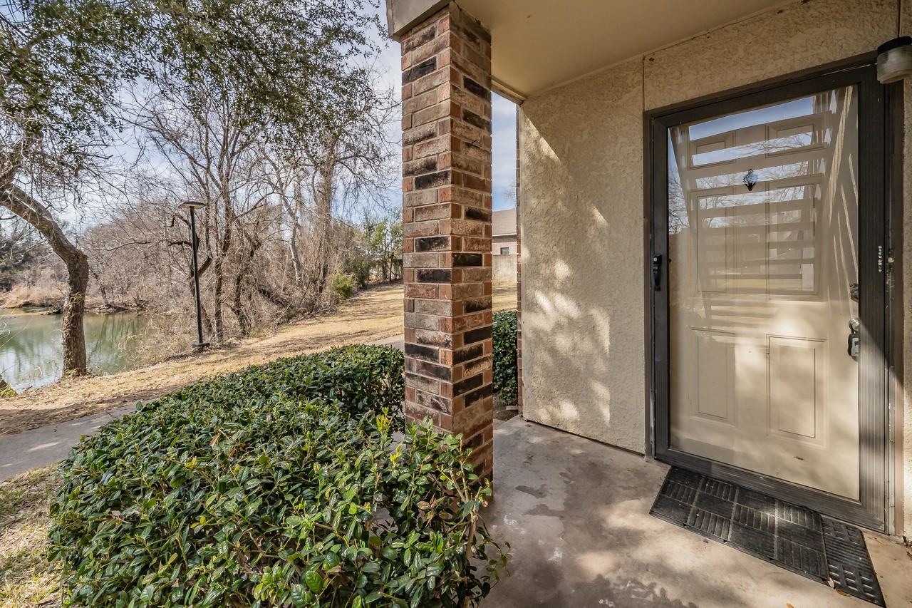 941 Turtle Cove - Photo 2 of 40