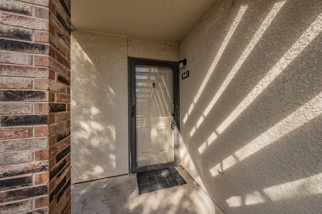 941 Turtle Cove - Photo 4 of 40