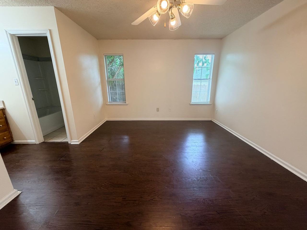 3024 Will Dr - Photo 4 of 16