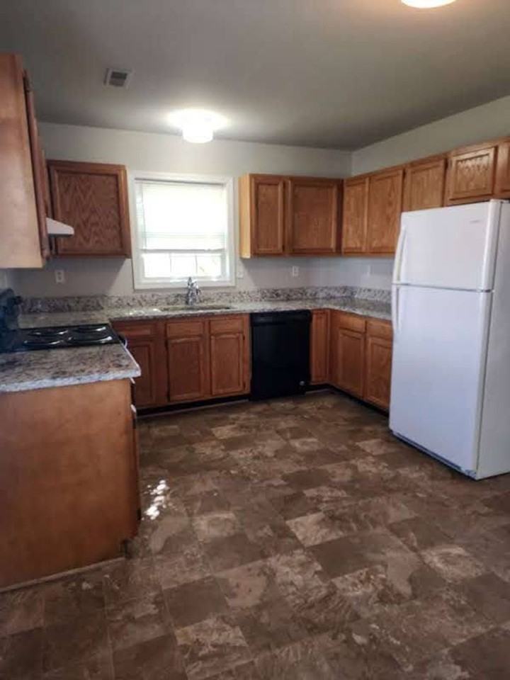 1760 Birch Dr - Photo 4 of 18