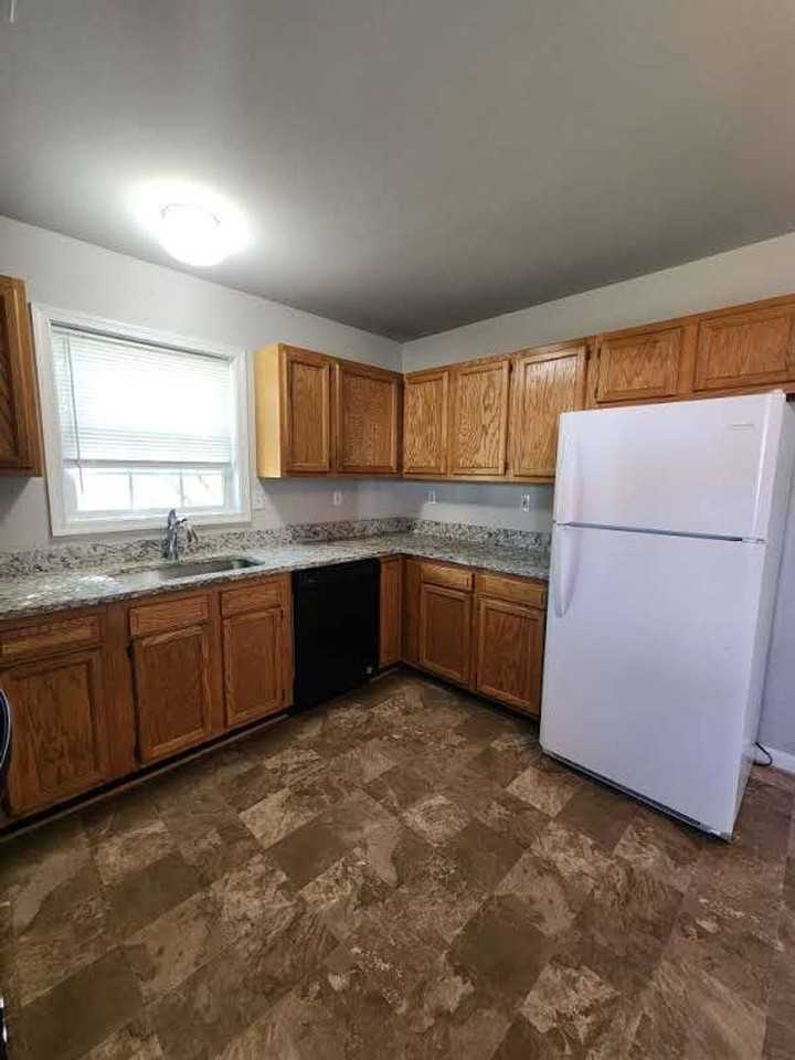 1760 Birch Dr - Photo 5 of 18