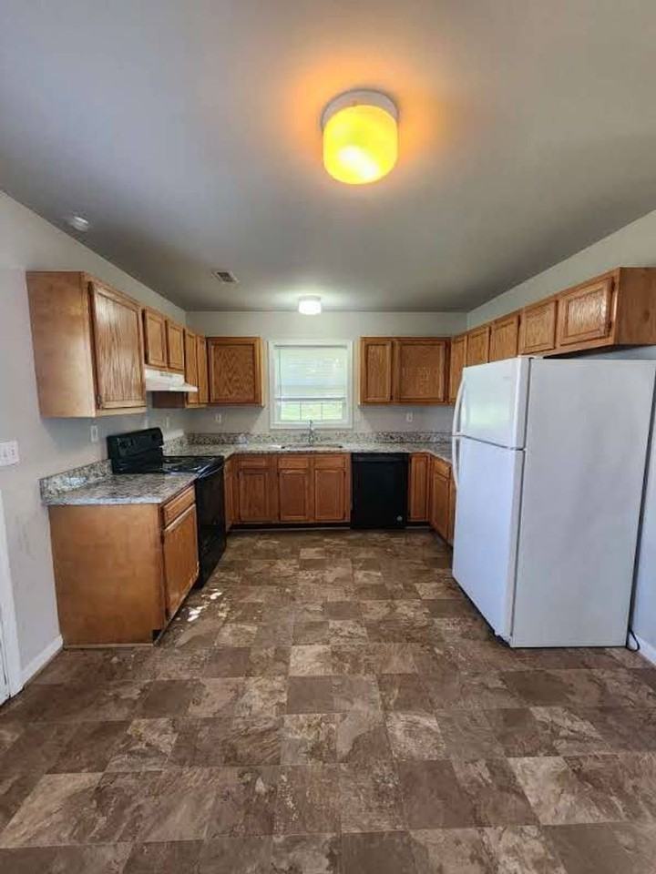 1760 Birch Dr - Photo 6 of 18