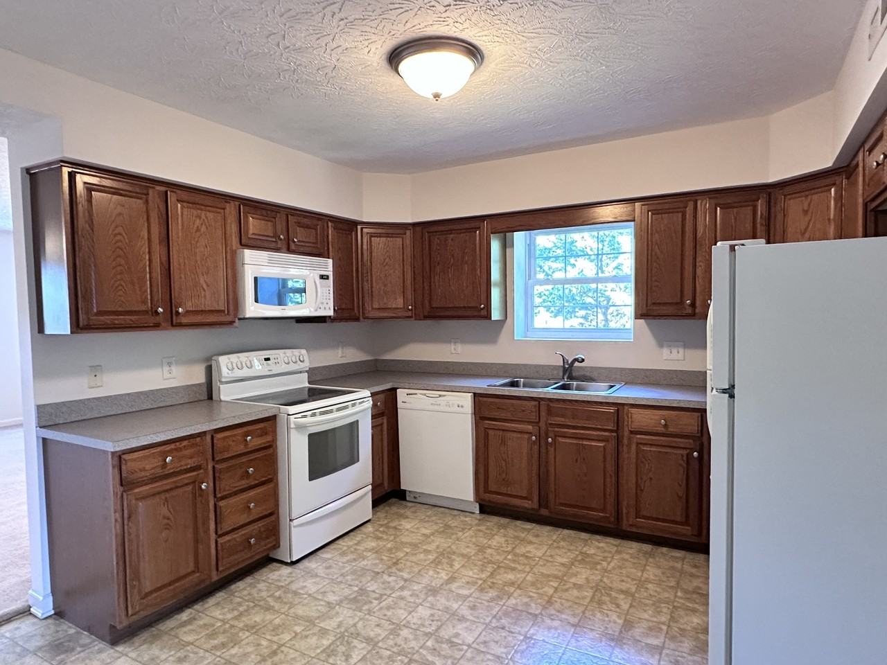 38 Rosette Ln #1 - Photo 7 of 24