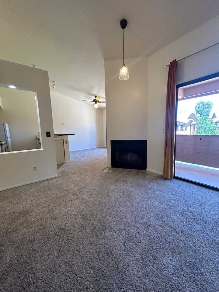 1698 W Wood Bridge Ct - Photo 5 of 19