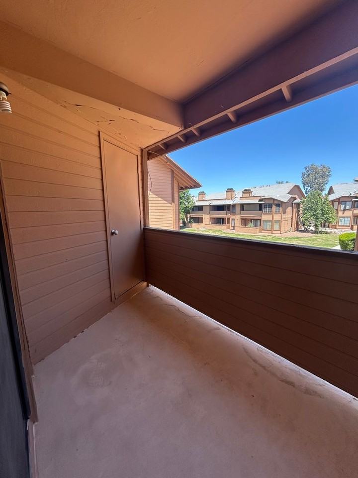 1698 W Wood Bridge Ct - Photo 6 of 19