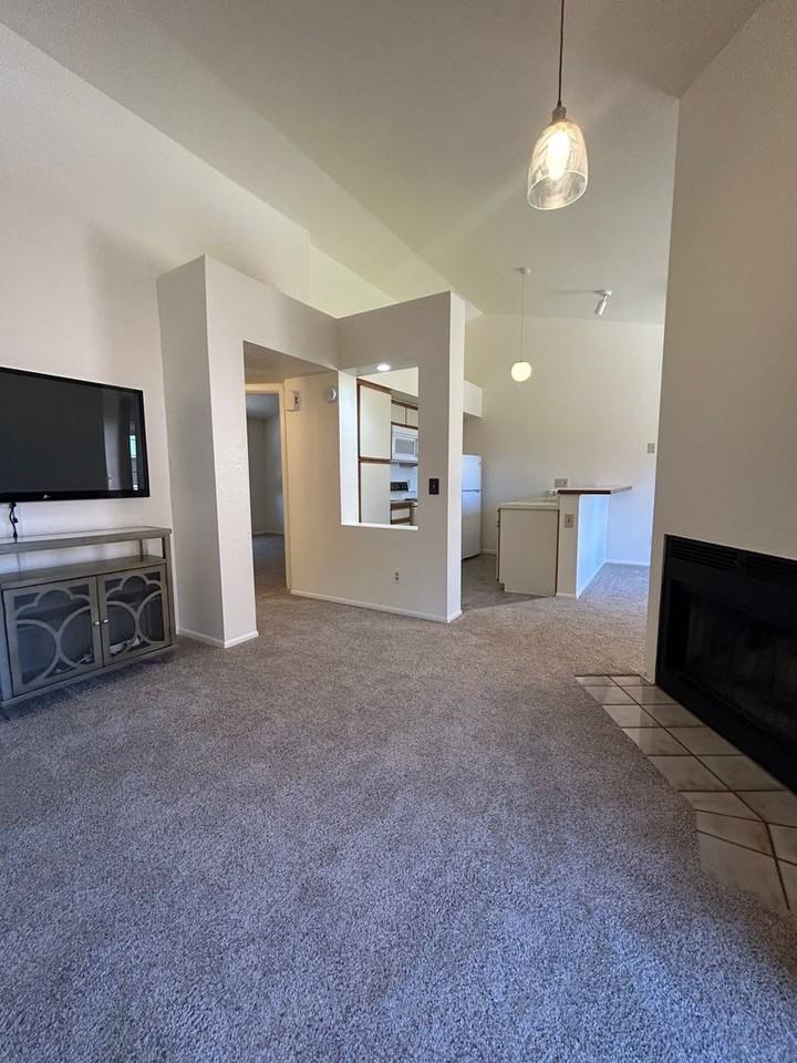 1698 W Wood Bridge Ct - Photo 7 of 19