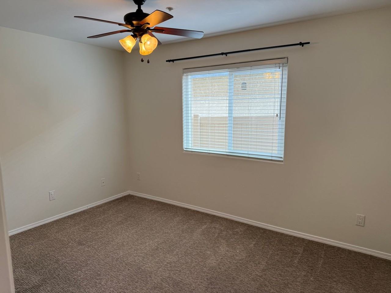 2623 Calle Del Comercio - Photo 6 of 15