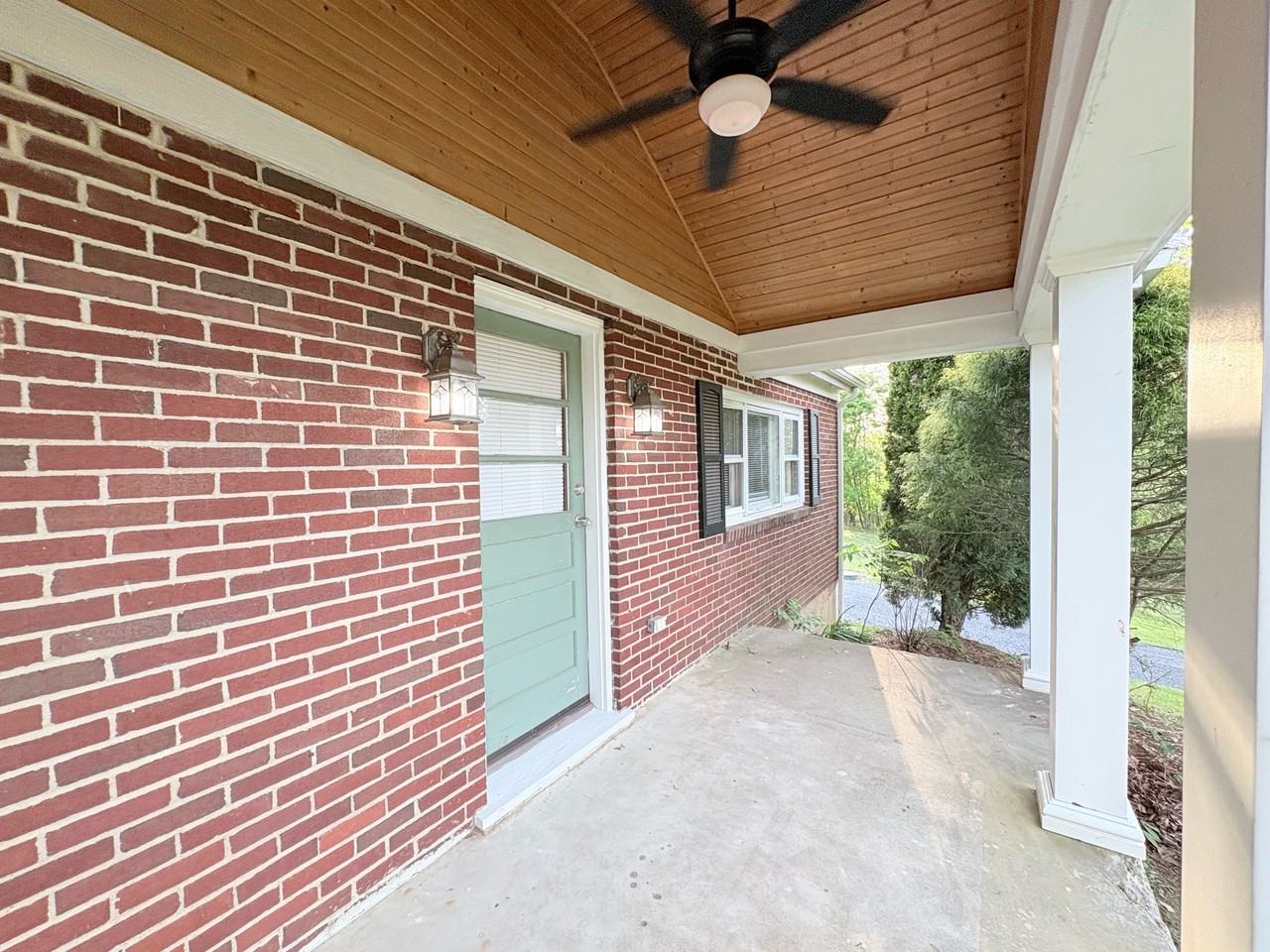 772 St James Rd #1 - Photo 5 of 29