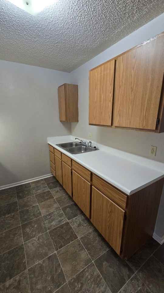 1292 W Ashley Rd - Photo 5 of 13