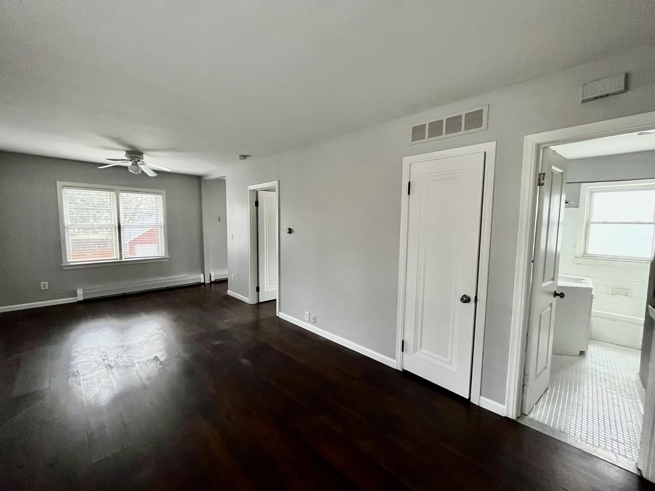 62 Madison Ct #1 - Photo 4 of 33