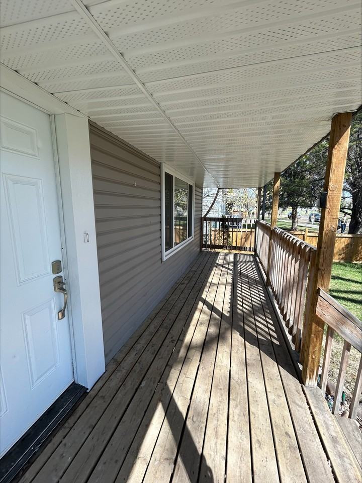11820 61 Street NW - Full House #FULL - Photo 2 of 18