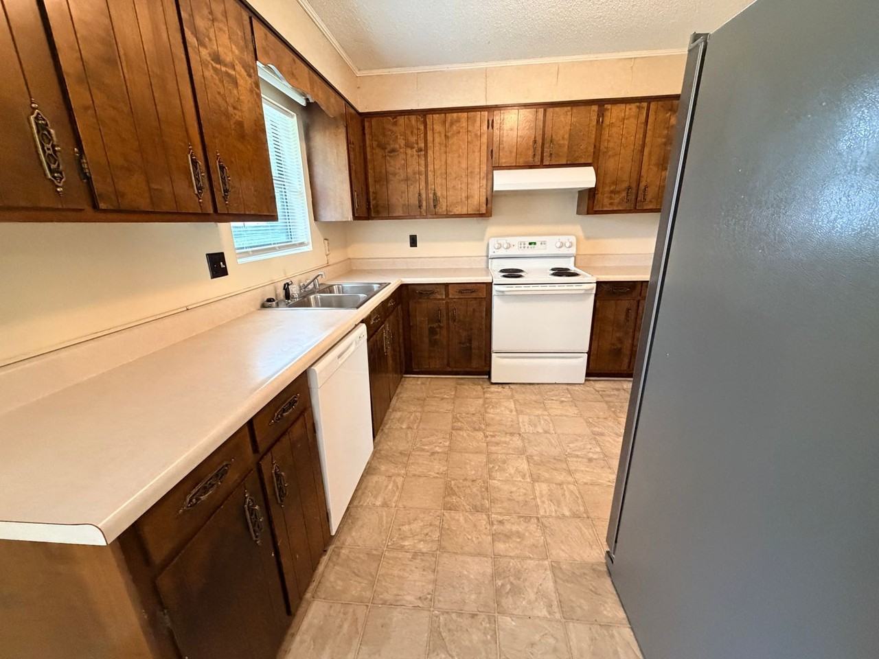 3902 Danube Cir - Photo 7 of 21