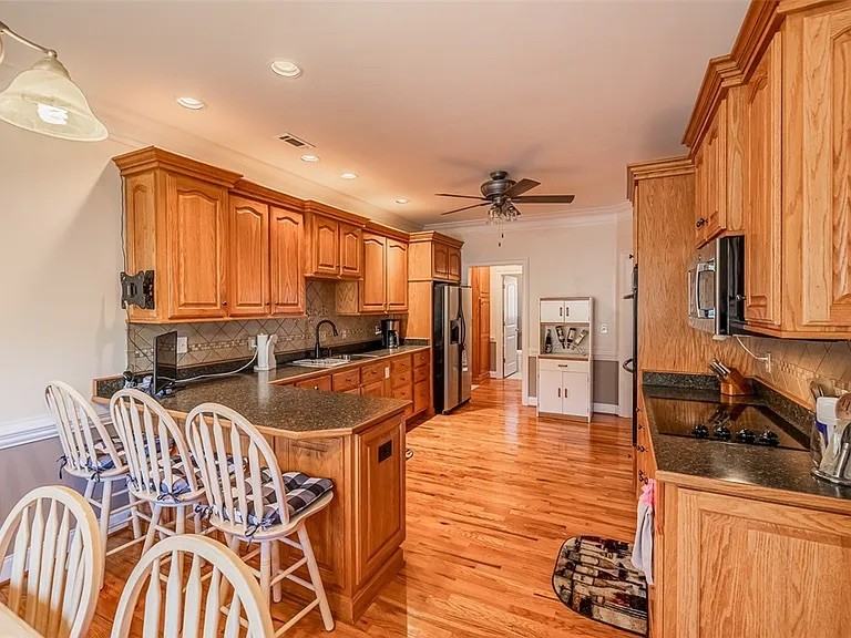 100 Carlissa Ct #1 - Photo 6 of 30