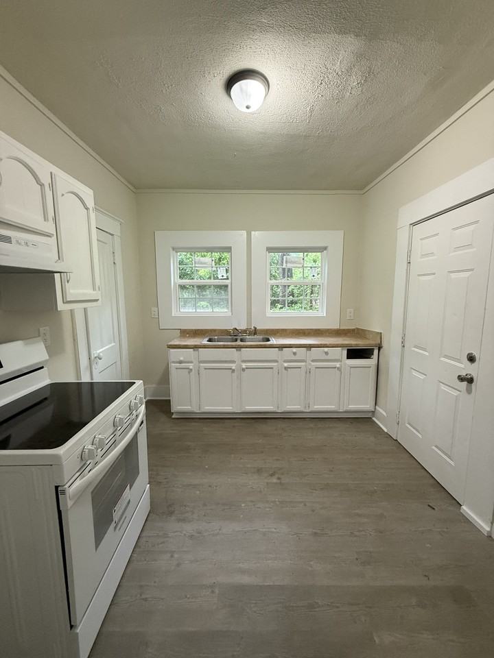 513 Oak Pl #1 - Photo 2 of 8