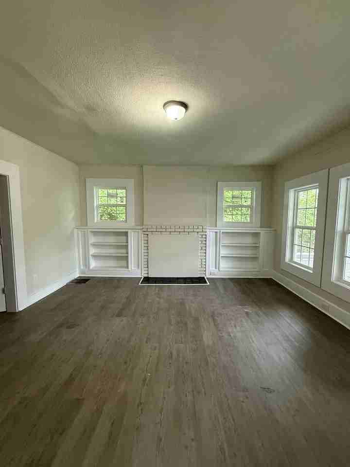 513 Oak Pl #1 - Photo 3 of 8