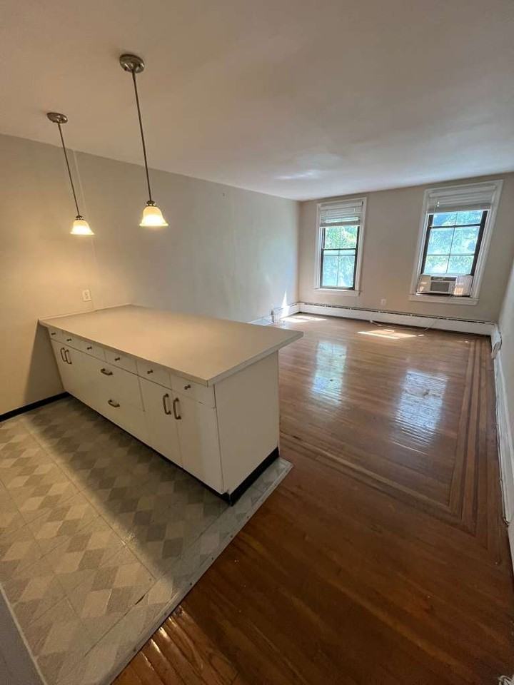 335 Pine St #2 - Photo 4 of 7