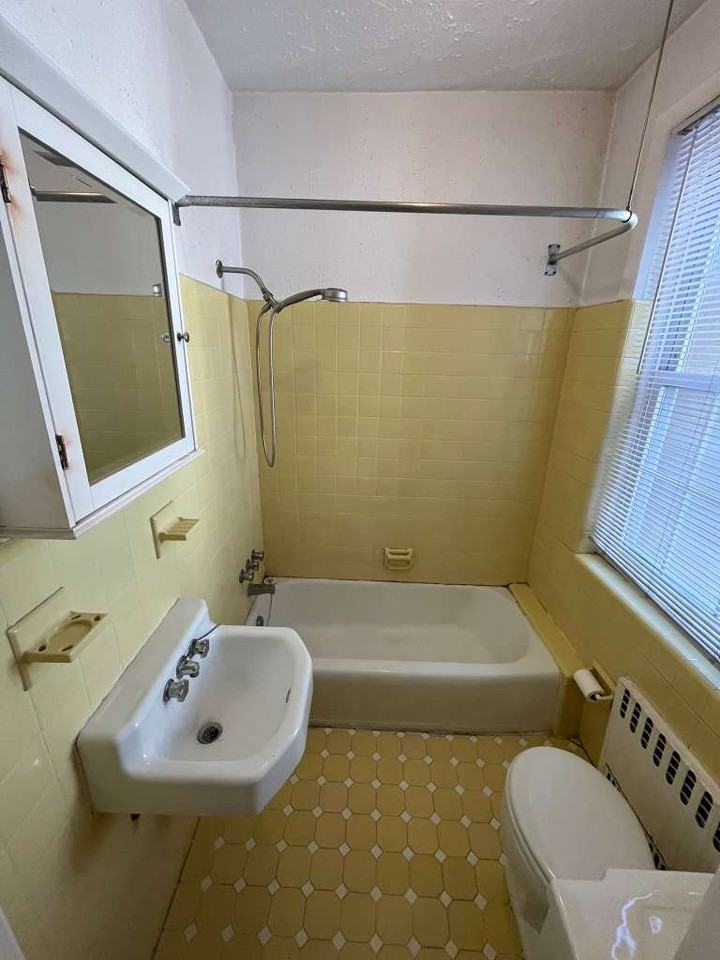 335 Pine St #2 - Photo 5 of 7