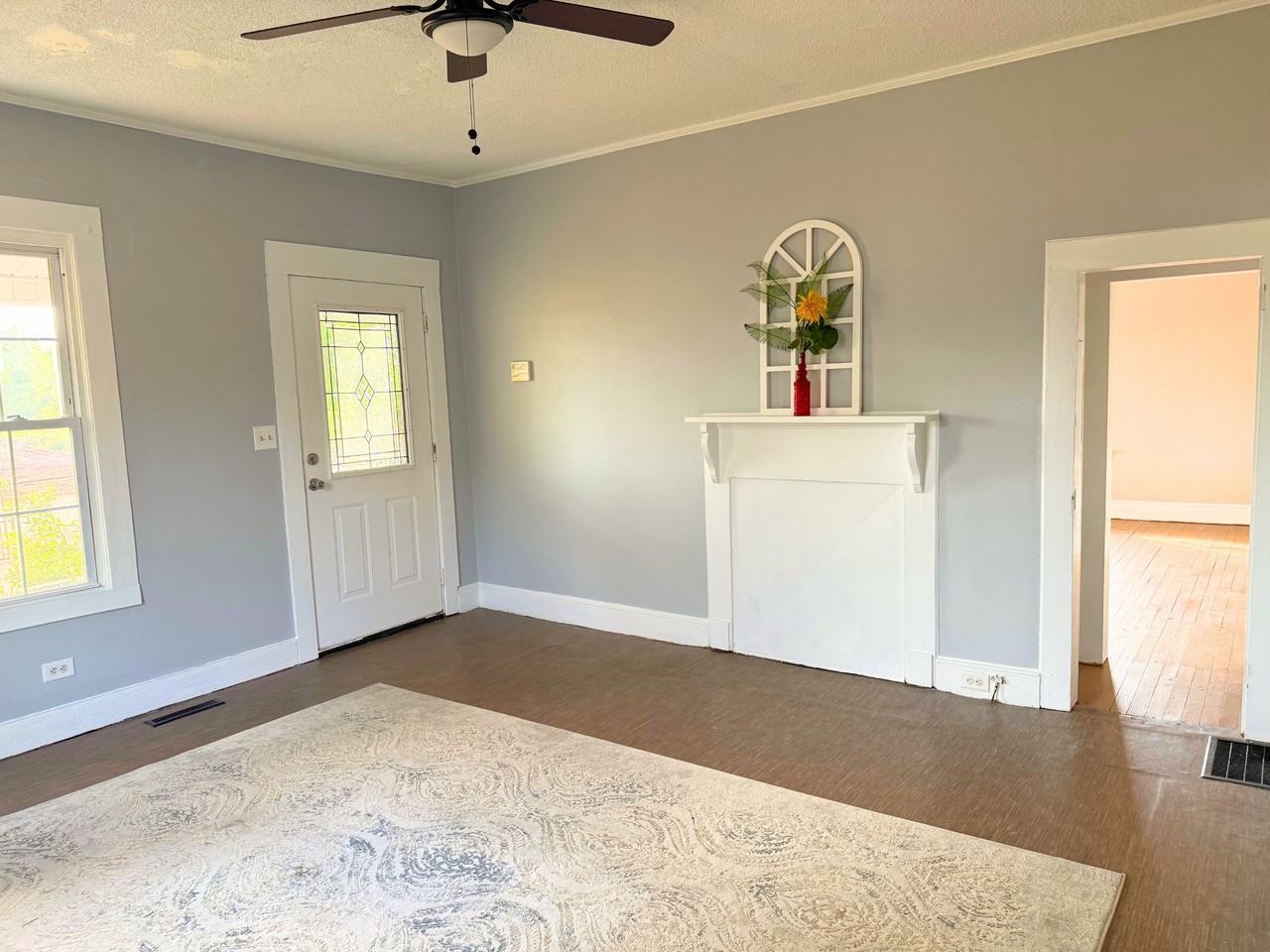 216 Lester Ave #1 - Photo 5 of 10