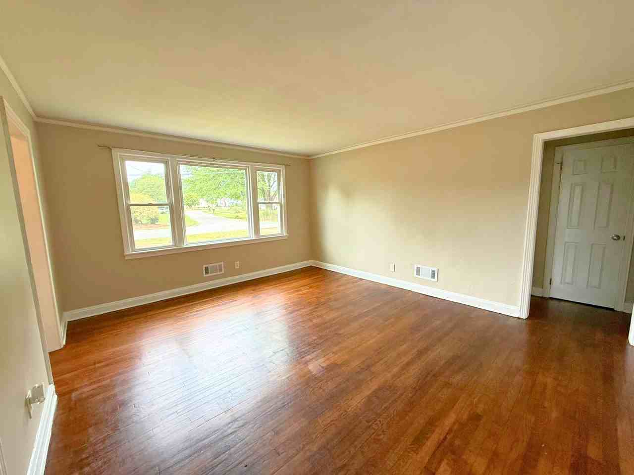 12 Templewood Dr #1 - Photo 3 of 14