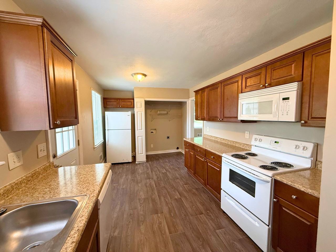 12 Templewood Dr #1 - Photo 5 of 14