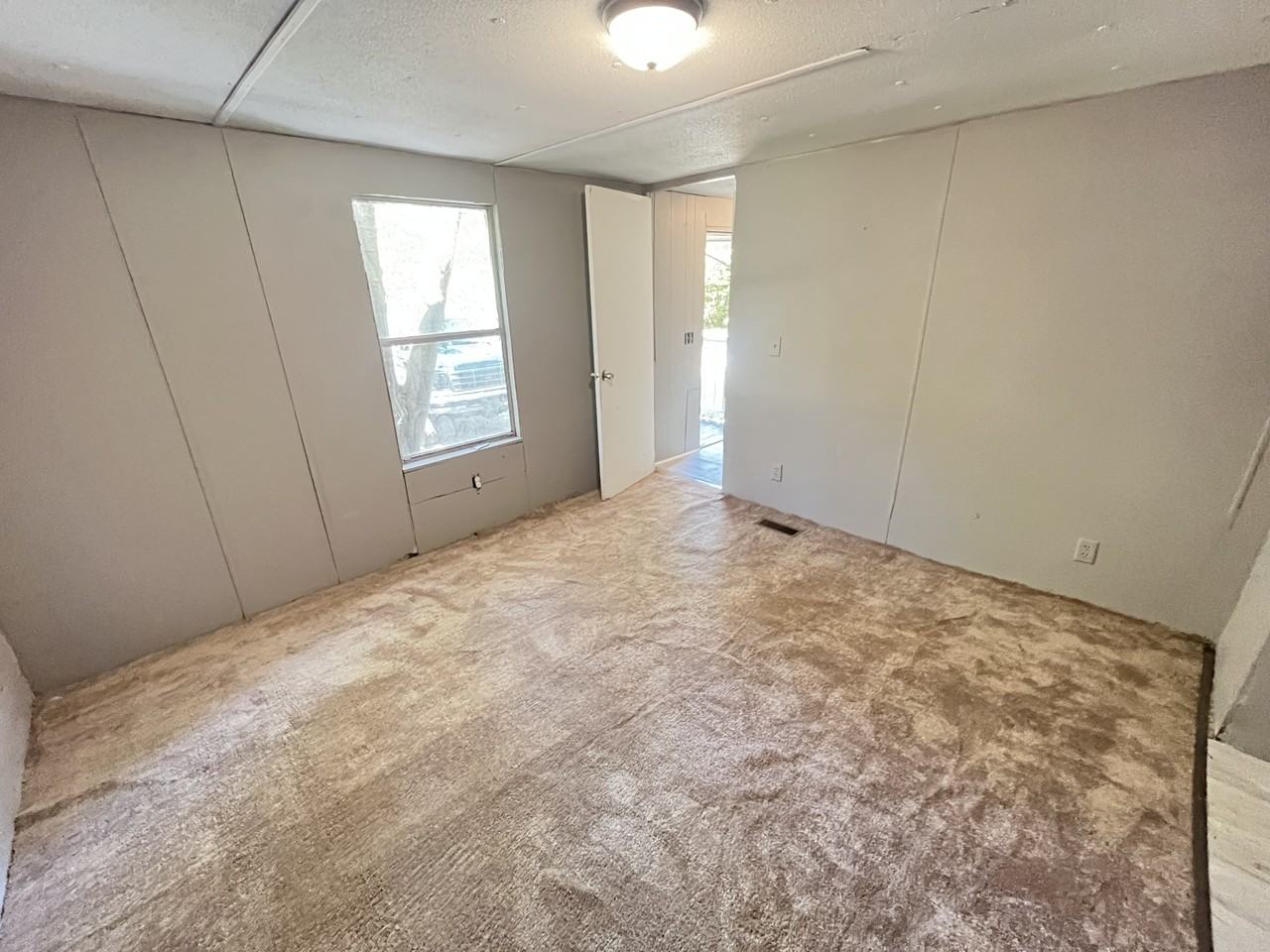129 Thrush St #0 - Photo 5 of 6