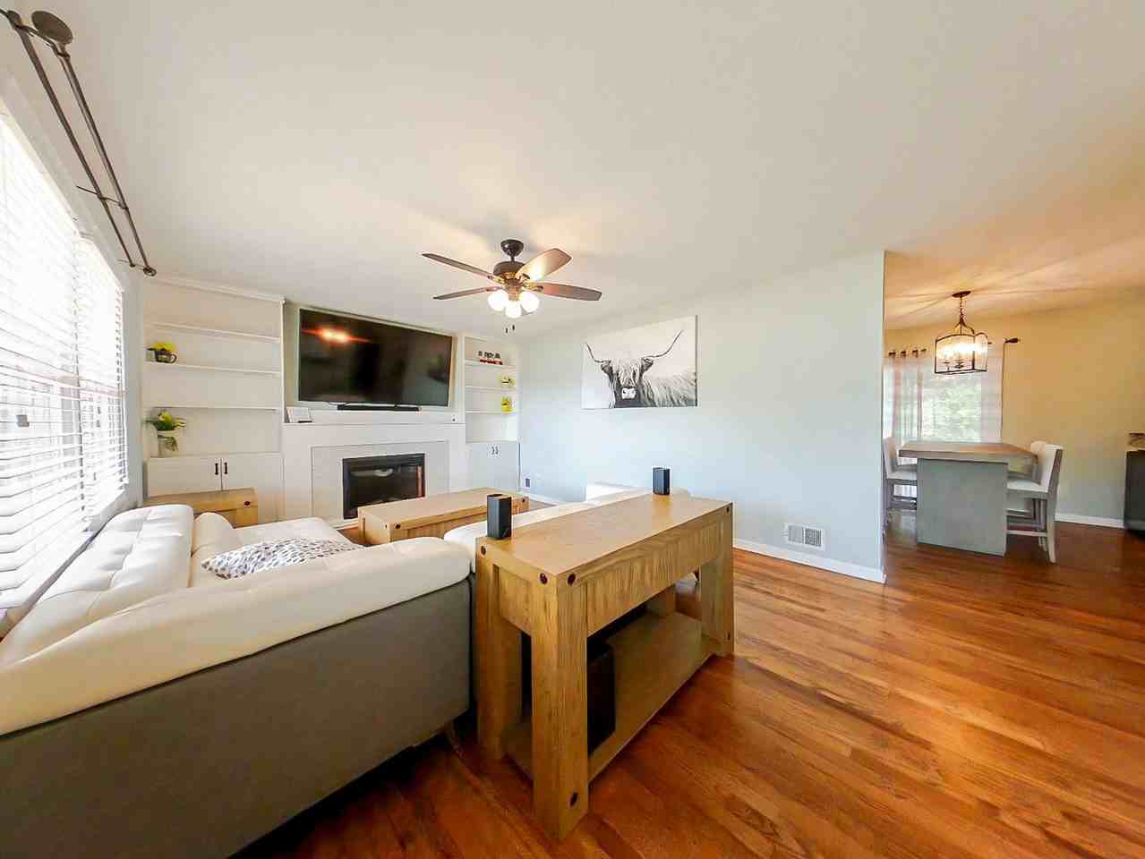 1117 Eisenhower Dr - Photo 2 of 24