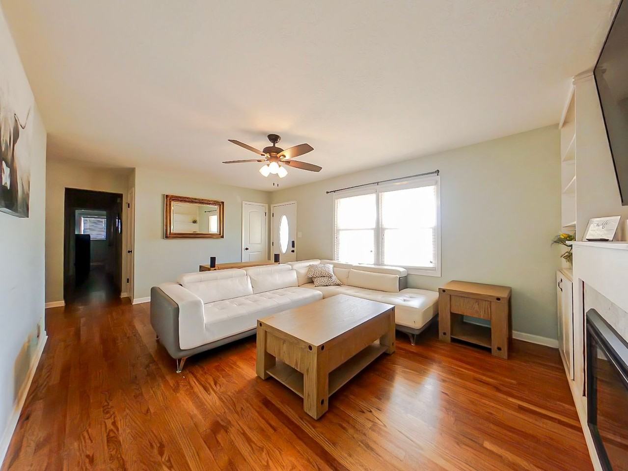 1117 Eisenhower Dr - Photo 5 of 24
