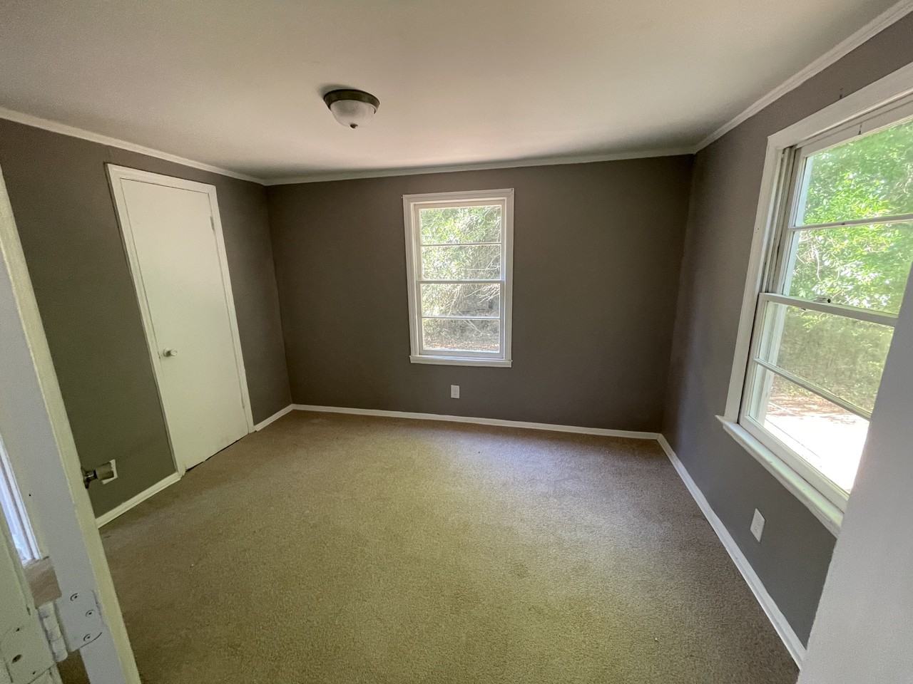 140 Weaver St #1 - Photo 4 of 10