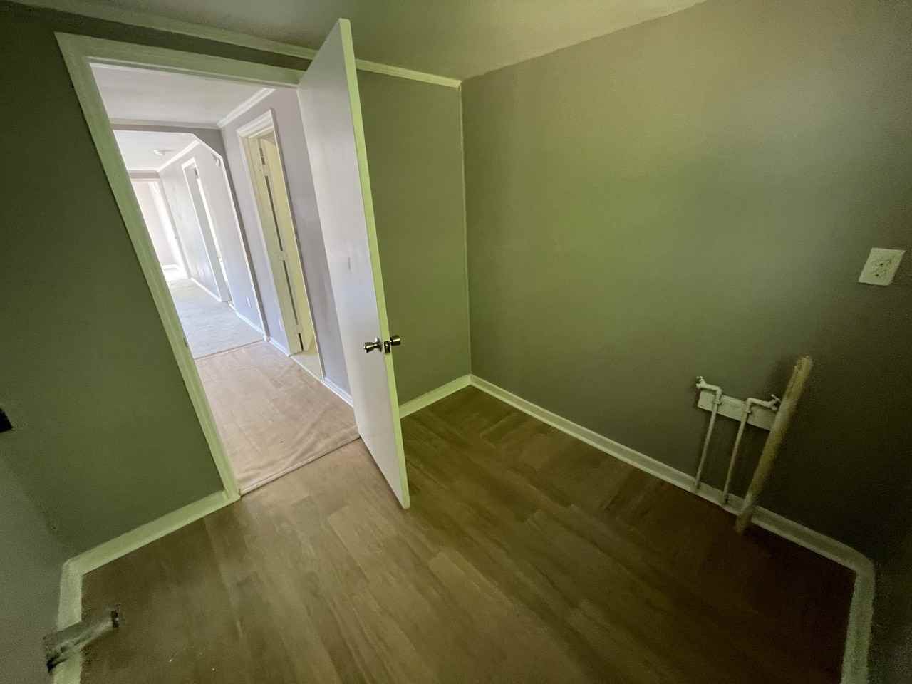 140 Weaver St #1 - Photo 5 of 10