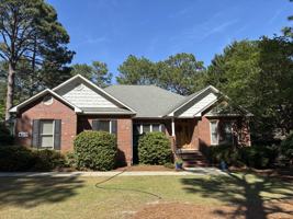 featured image of 420 Lake Forest Dr Se #1