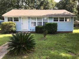featured image of 704 Maple St #1