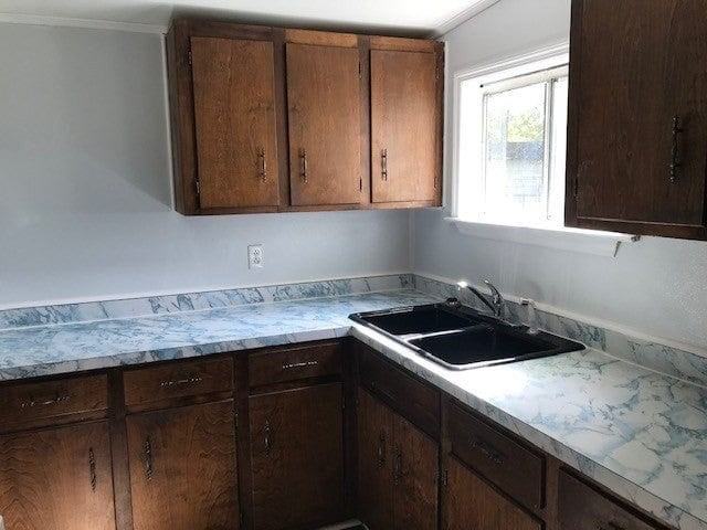 704 Maple St #1 - Photo 3 of 12