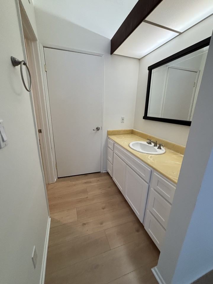 11818 Courtleigh DriveApt 102 #102 - Photo 6 of 11