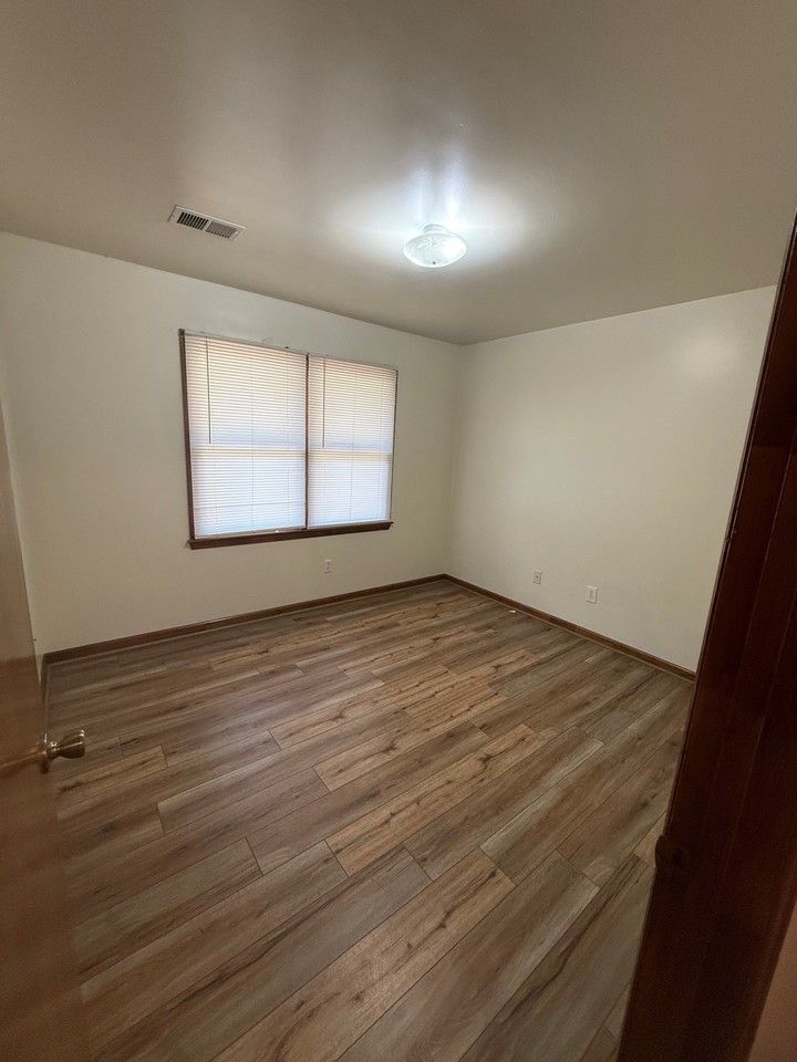 1271 Jaclyn Ln #1 - Photo 4 of 9
