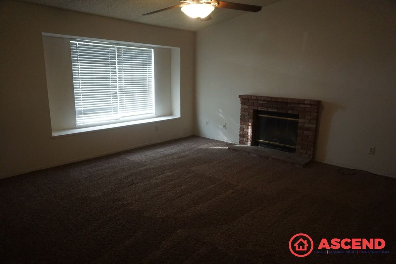 6704 Hammond Way - Photo 3 of 15